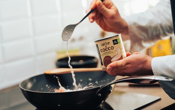 Latte di cocco per la salsa del Chick Tikka Masala equosolidale Altromercato