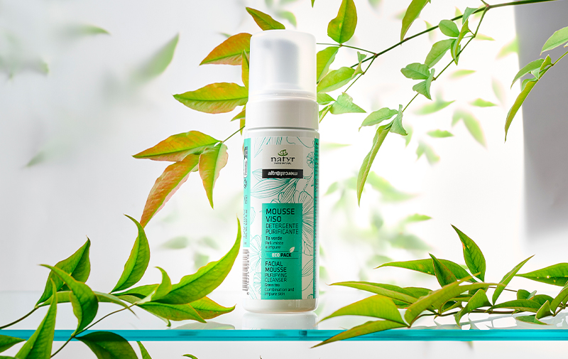 Mousse detergente purificante linea tè verde Natyr
