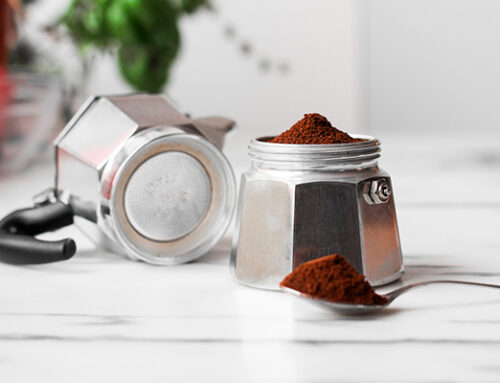 Pianeta, persone, portafoglio: 3 motivi per passare (o restare) al caffè con la moka